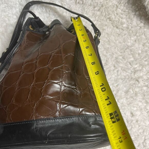 Brown croc prints black trims vegan leather bucket style drawstring shoulder bag - Picture 9 of 13